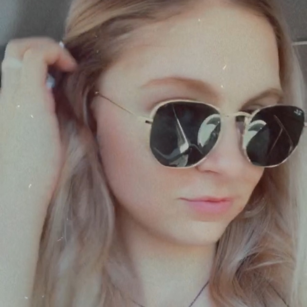 Meet your Posher, Paige